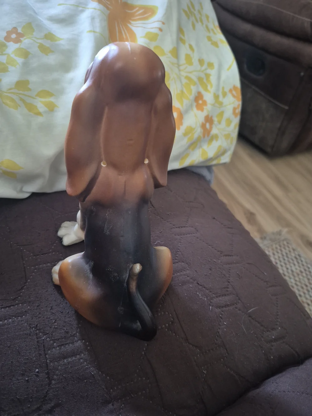 BREYER JOLLY CHOLLY Brown & Cream Basset Hound Dog Ceramic Figurine - Pet Décor